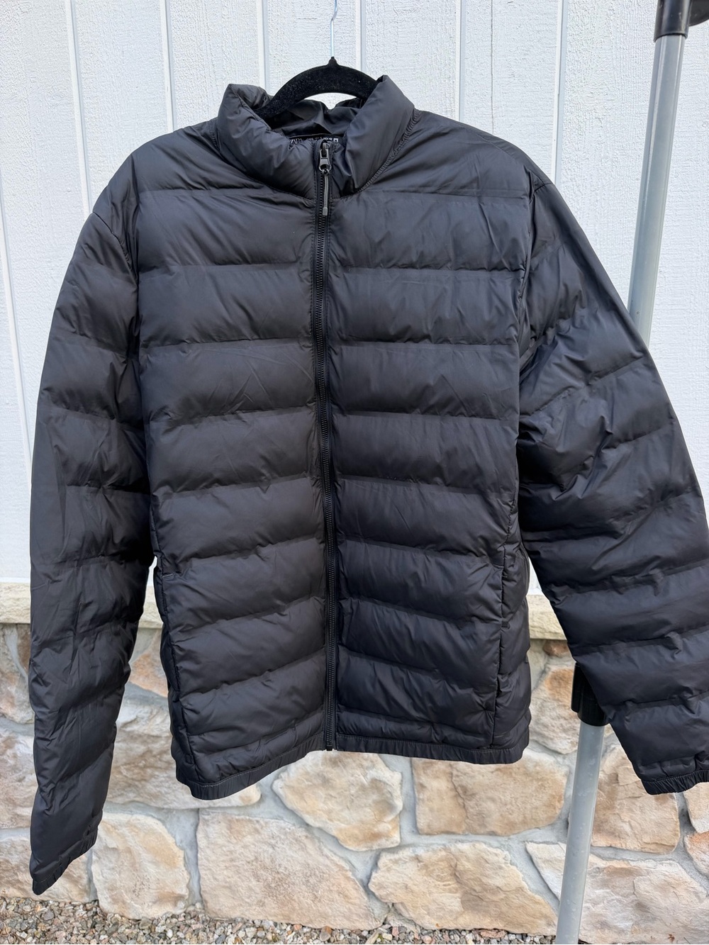 Zara Men's Black Quilted Puffer Jacket - Size L